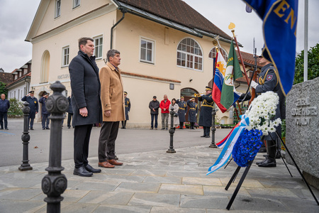 Polaganje cvetja na občinski praznik (22)